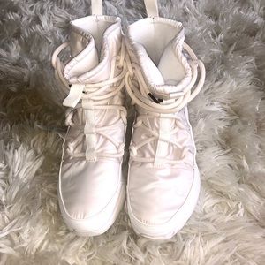 New Nike Tanjun High Rise  Size 8.5 Color White